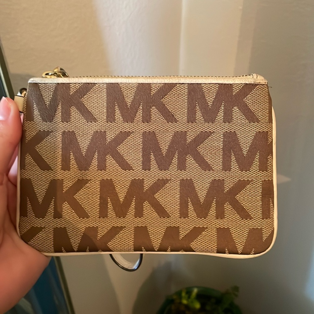 Michael Kors wristlet